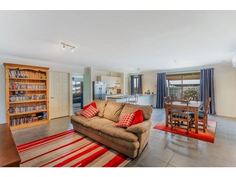 4 Wareena Crescent, Glenvale QLD 4350