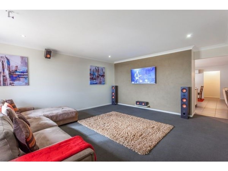 4 Wareena Crescent, Glenvale QLD 4350