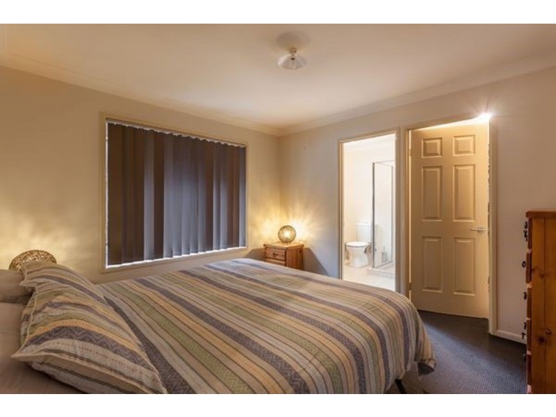 4 Wareena Crescent, Glenvale QLD 4350