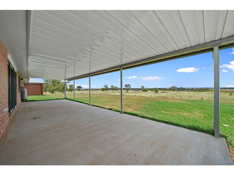 34 Gowrie Mountain School Rd, Kingsthorpe QLD 4400