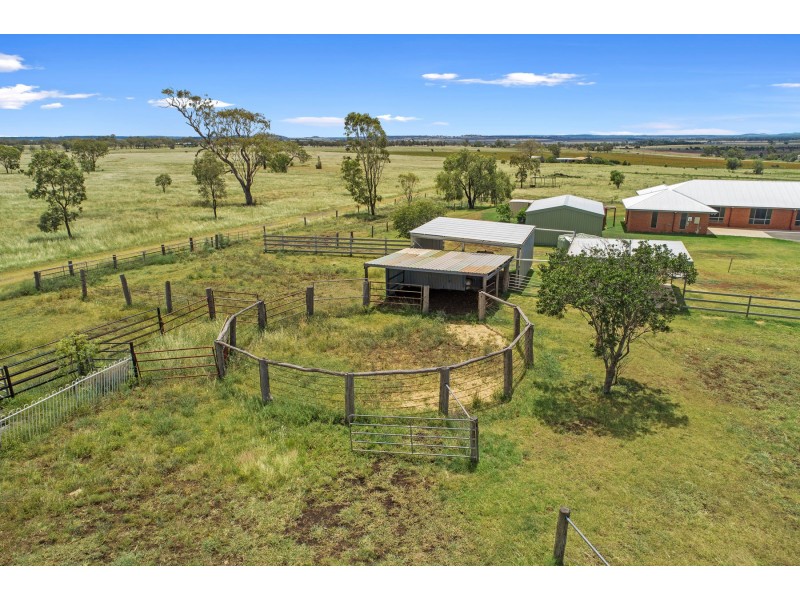 34 Gowrie Mountain School Rd, Kingsthorpe QLD 4400
