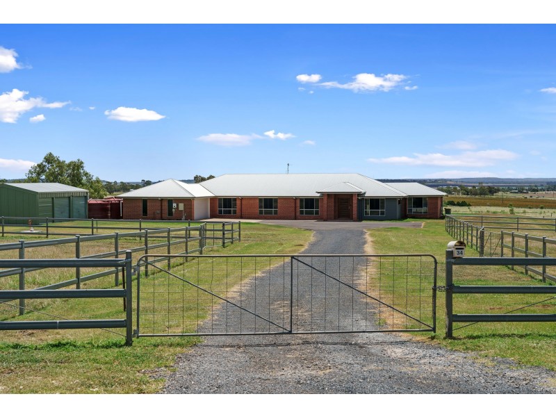 34 Gowrie Mountain School Rd, Kingsthorpe QLD 4400