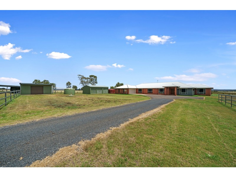 34 Gowrie Mountain School Rd, Kingsthorpe QLD 4400