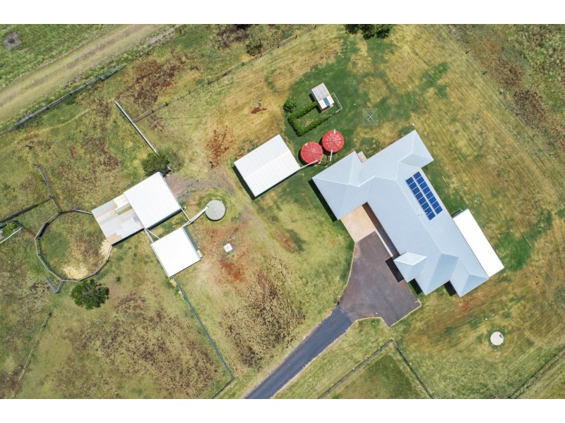 34 Gowrie Mountain School Rd, Kingsthorpe QLD 4400