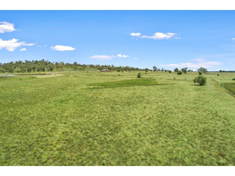 34 Gowrie Mountain School Rd, Kingsthorpe QLD 4400