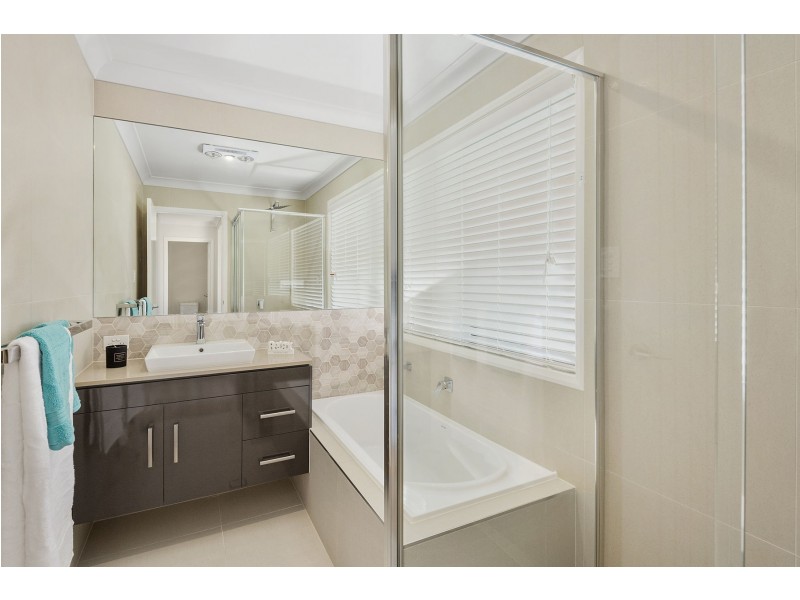 4/194 Alderley Street, Centenary Heights QLD 4350