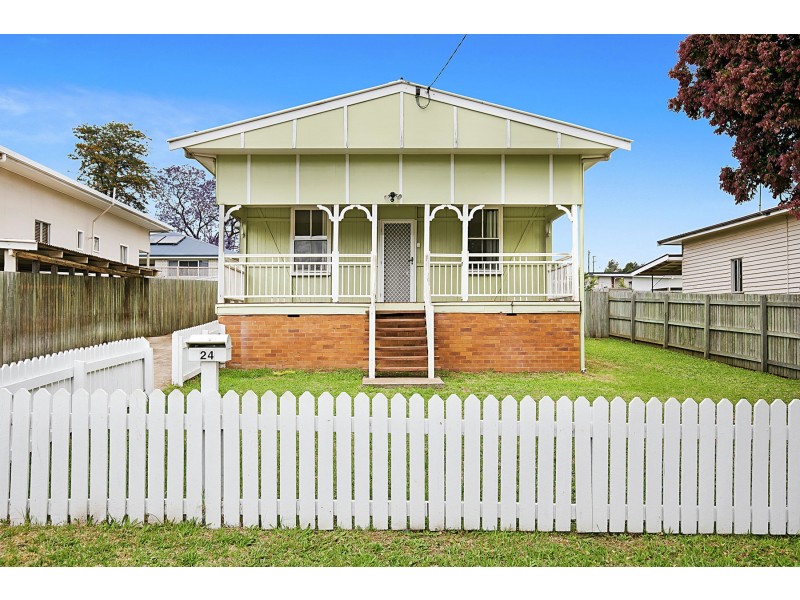 24 Swallow Court, Newtown QLD 4350