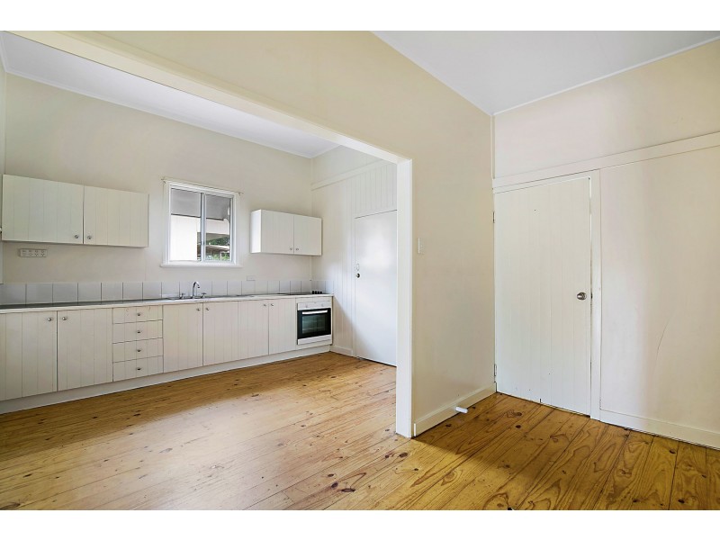 24 Swallow Court, Newtown QLD 4350