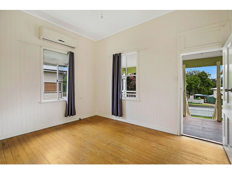 24 Swallow Court, Newtown QLD 4350