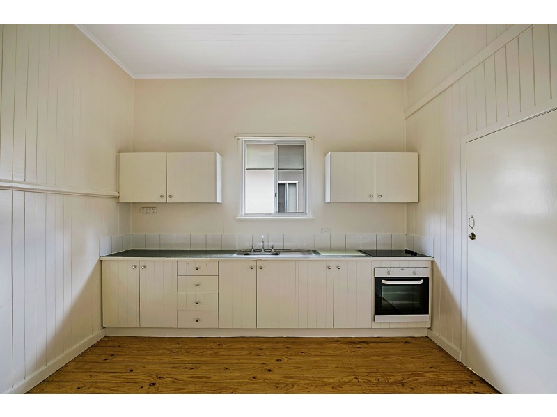 24 Swallow Court, Newtown QLD 4350