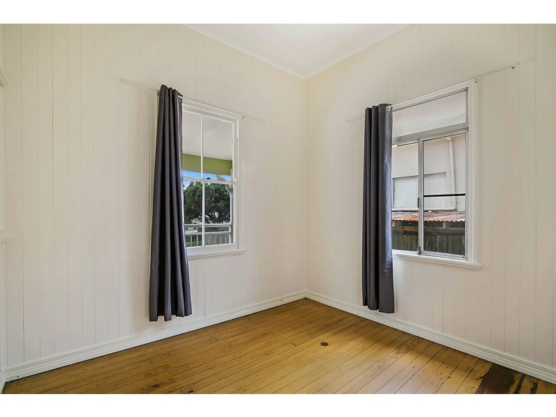 24 Swallow Court, Newtown QLD 4350