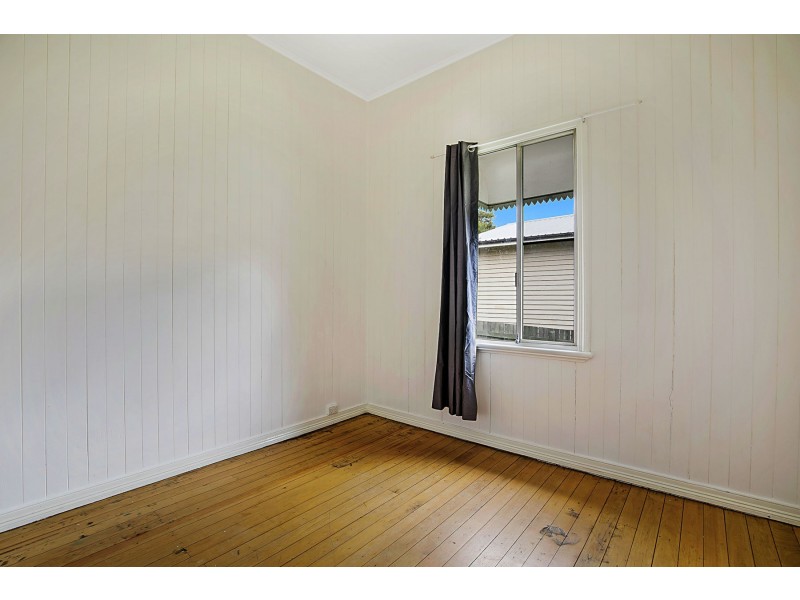 24 Swallow Court, Newtown QLD 4350