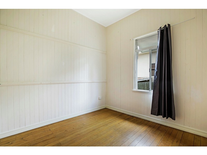 24 Swallow Court, Newtown QLD 4350