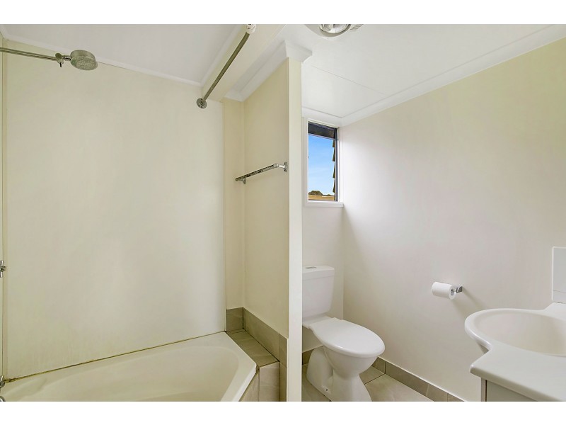 24 Swallow Court, Newtown QLD 4350