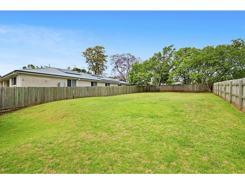 24 Swallow Court, Newtown QLD 4350