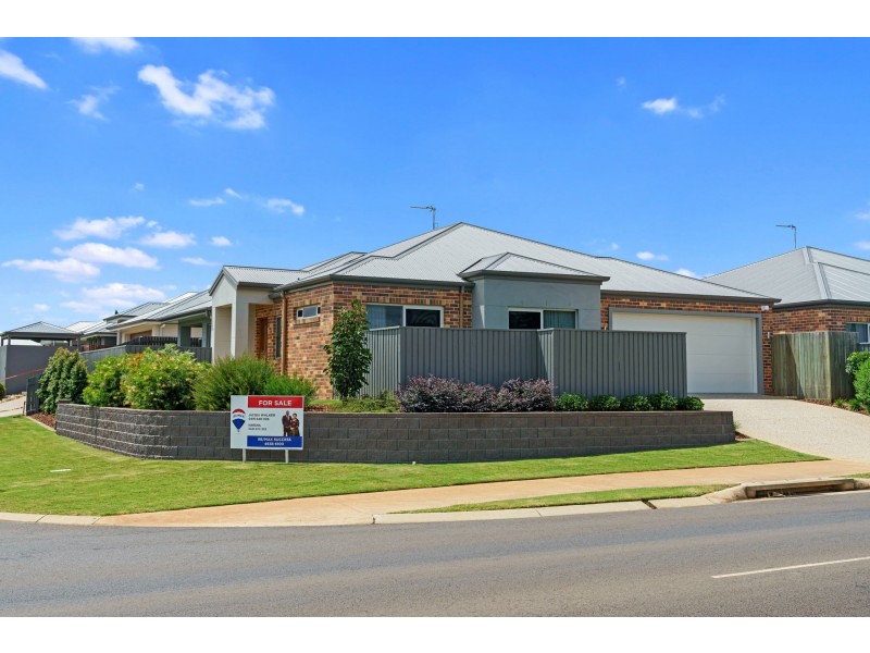 68 Calypso Crescent, Middle Ridge QLD 4350