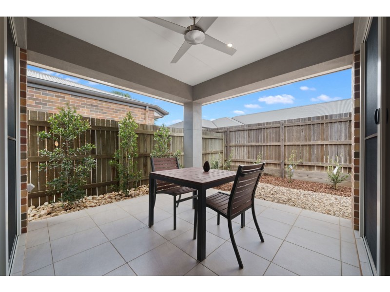 68 Calypso Crescent, Middle Ridge QLD 4350