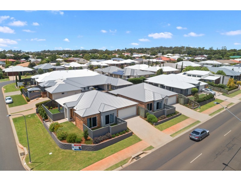 68 Calypso Crescent, Middle Ridge QLD 4350