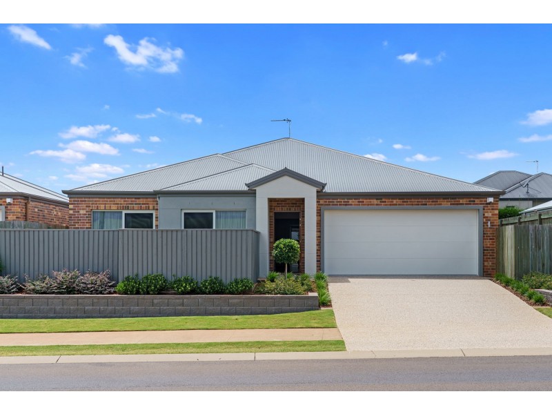 68 Calypso Crescent, Middle Ridge QLD 4350
