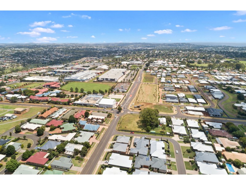 68 Calypso Crescent, Middle Ridge QLD 4350