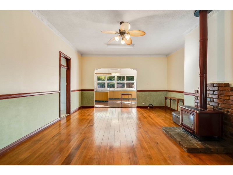 14 Rowland Court, Gowrie Mountain QLD 4350