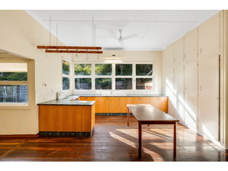 14 Rowland Court, Gowrie Mountain QLD 4350