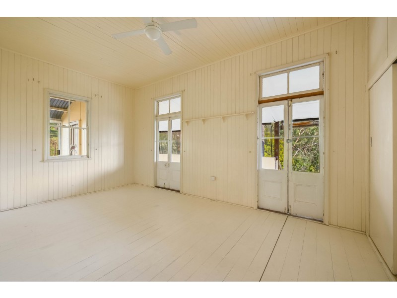 14 Rowland Court, Gowrie Mountain QLD 4350