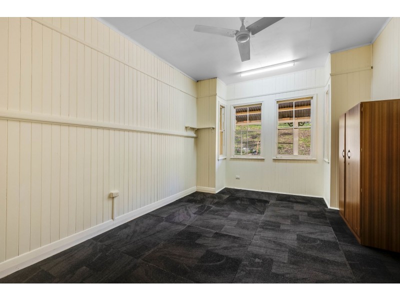 14 Rowland Court, Gowrie Mountain QLD 4350