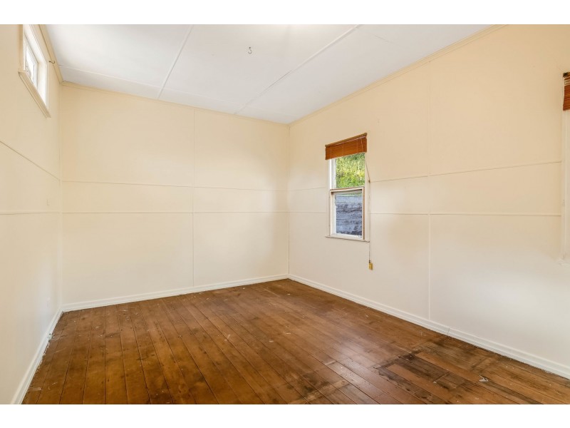 14 Rowland Court, Gowrie Mountain QLD 4350