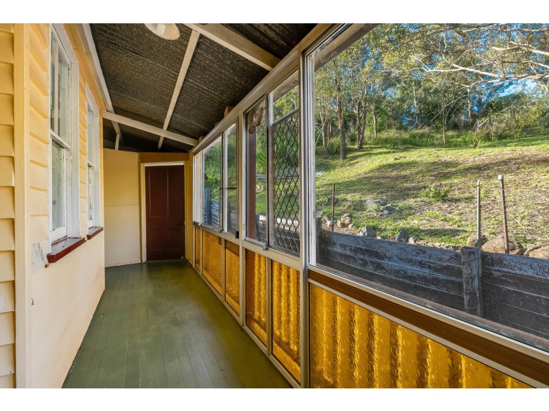 14 Rowland Court, Gowrie Mountain QLD 4350