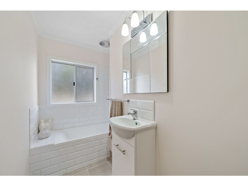 81 Mocatta Street, Goombungee QLD 4354