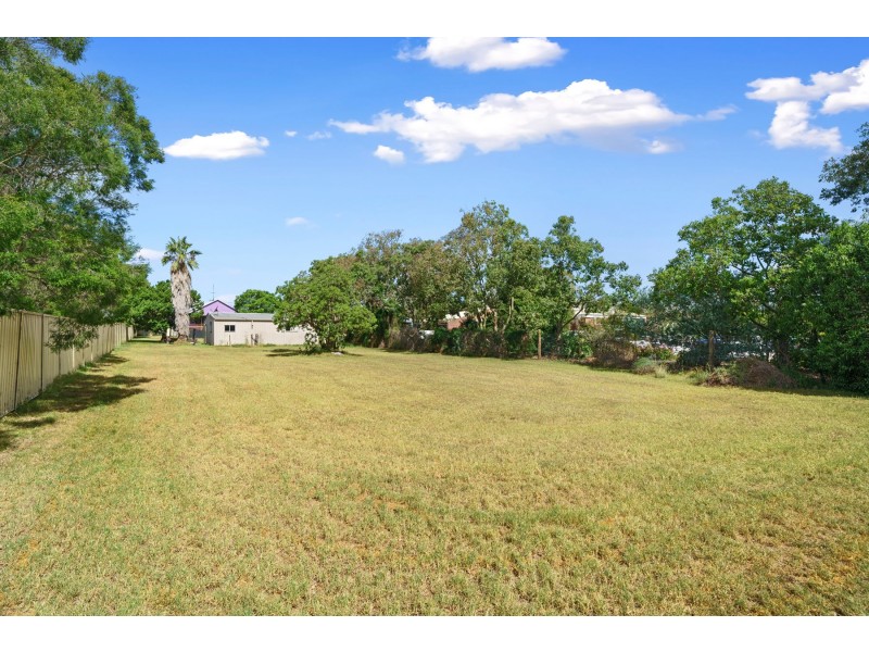 81 Mocatta Street, Goombungee QLD 4354