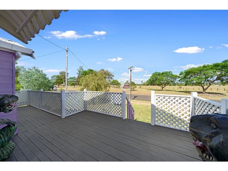 81 Mocatta Street, Goombungee QLD 4354