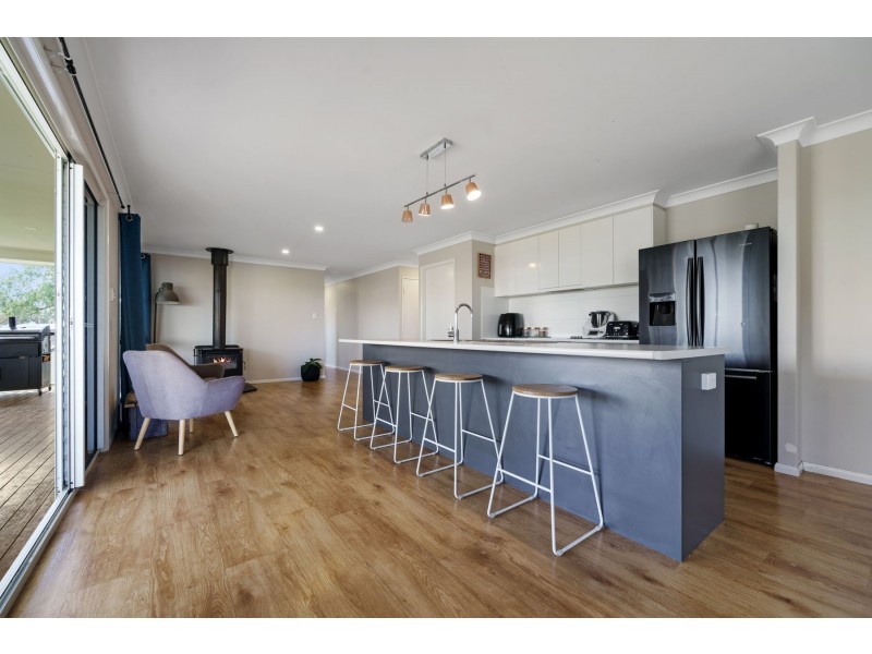22 Langton Crescent, Oakey QLD 4401