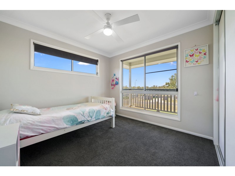 22 Langton Crescent, Oakey QLD 4401