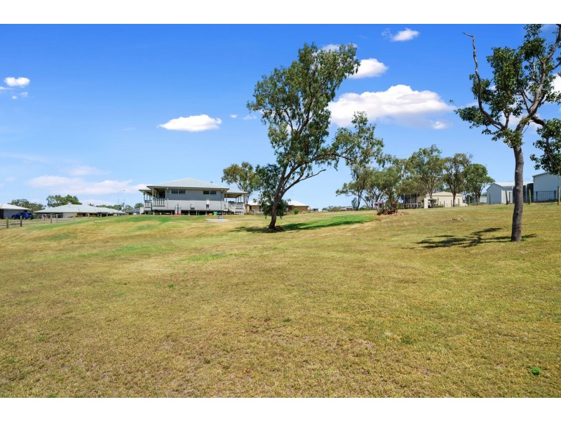22 Langton Crescent, Oakey QLD 4401