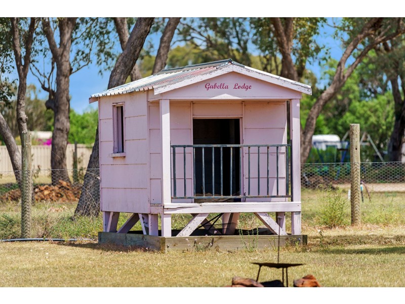 22 Langton Crescent, Oakey QLD 4401