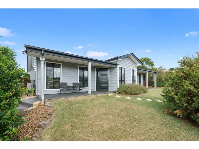 10 Eagle Street, Highfields QLD 4352