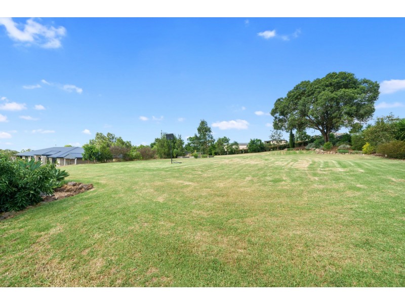10 Eagle Street, Highfields QLD 4352