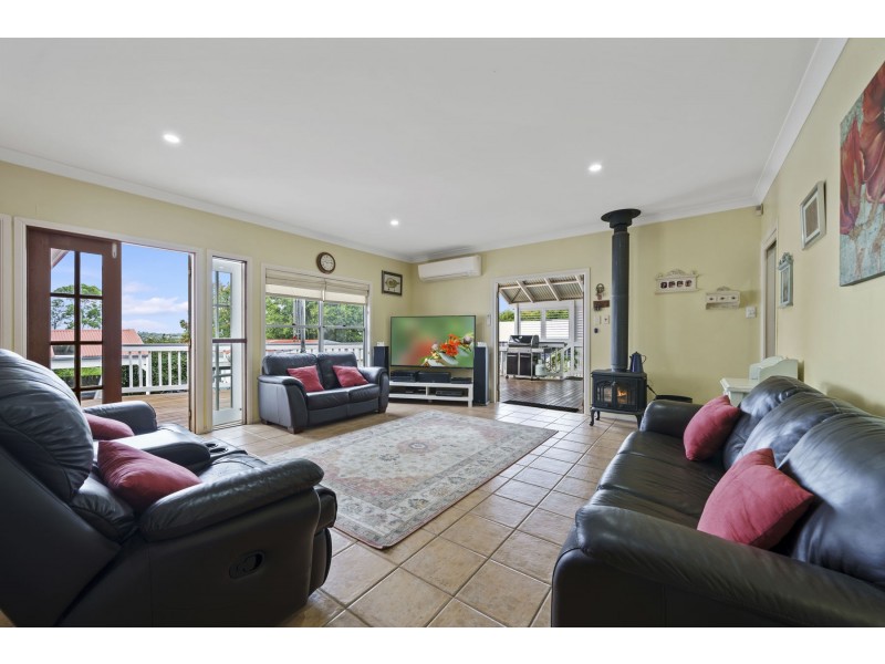 14 Alford Street, Mount Lofty QLD 4350