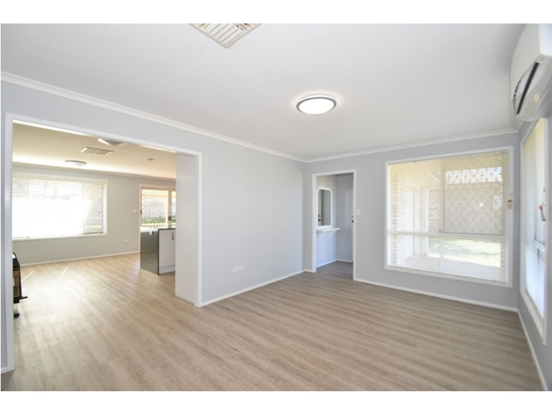 13 Oaklands Court, Glenvale QLD 4350