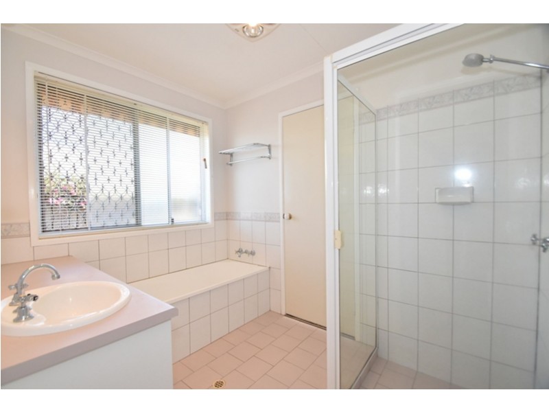 13 Oaklands Court, Glenvale QLD 4350