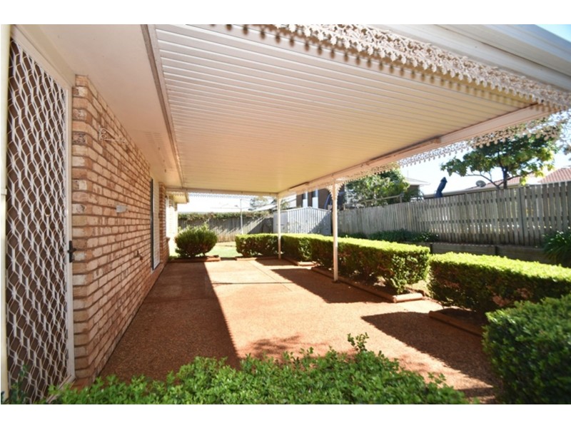 13 Oaklands Court, Glenvale QLD 4350
