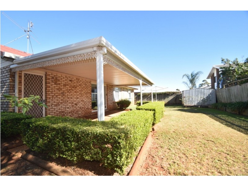 13 Oaklands Court, Glenvale QLD 4350