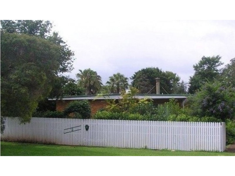 2 Bruce Street, East Toowoomba QLD 4350