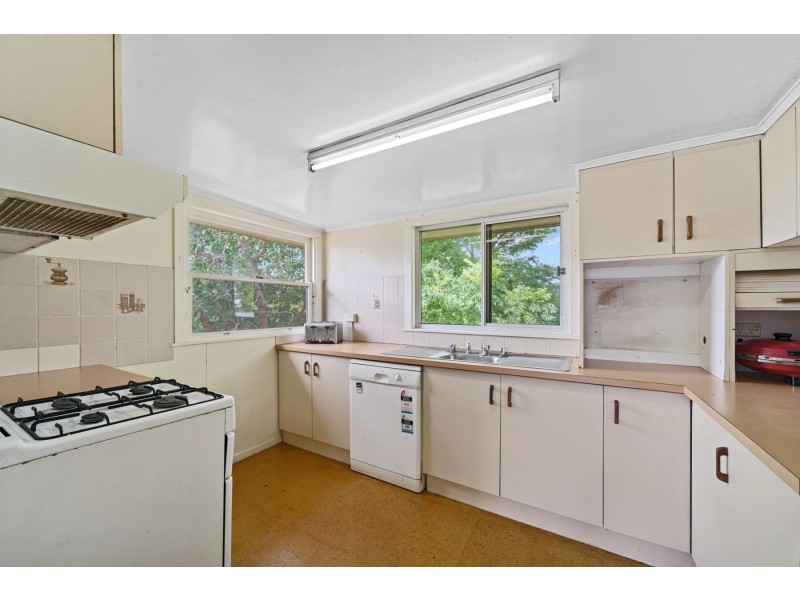 36 Hoey Street, Kearneys Spring QLD 4350