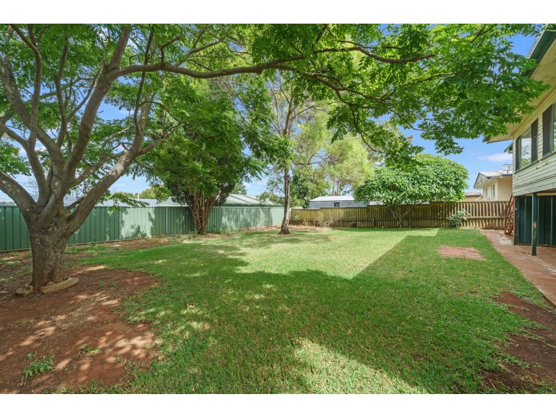 36 Hoey Street, Kearneys Spring QLD 4350