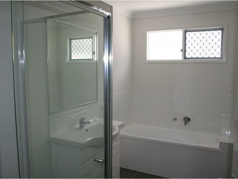 303 Bridge Street, Newtown QLD 4350