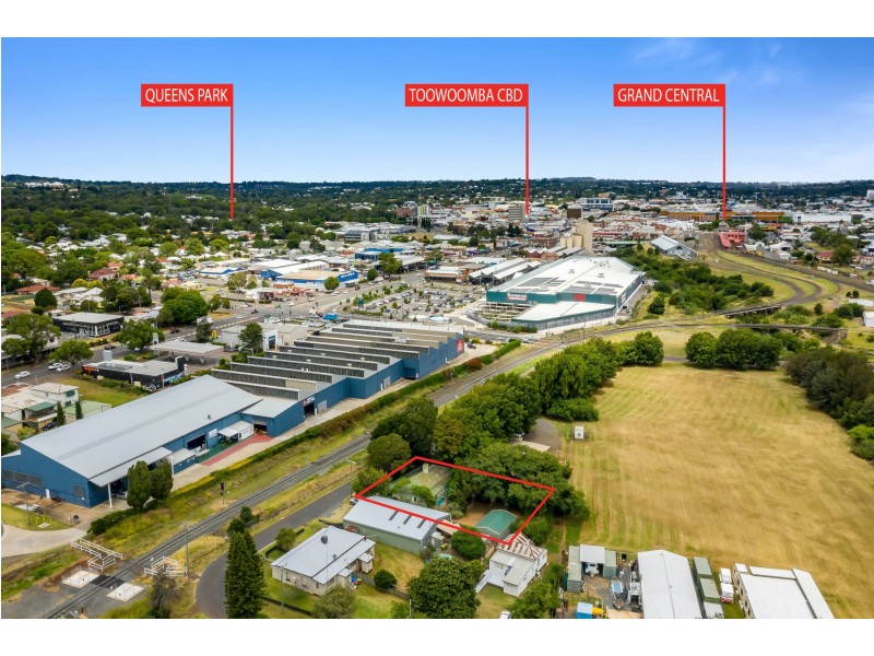 7 Alexander Street, North Toowoomba QLD 4350