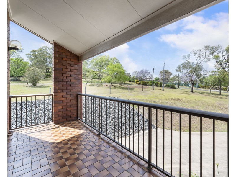 6-8 Coverdale Crescent, Cotswold Hills QLD 4350